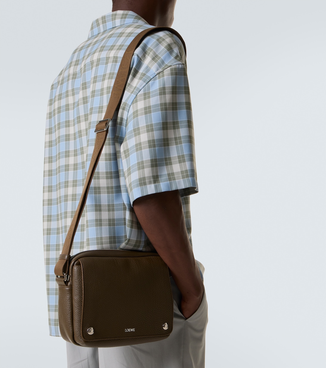 Pebble Medium leather messenger bag | Loewe