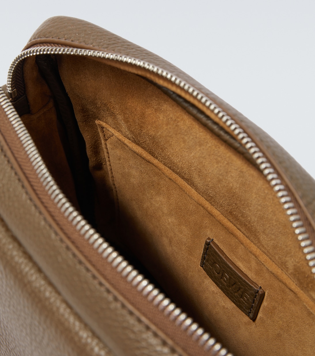 Pebble Medium leather messenger bag | Loewe