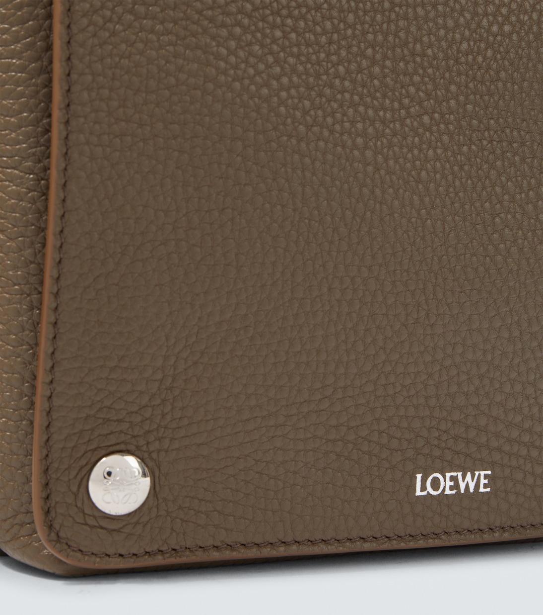 Pebble Medium leather messenger bag | Loewe
