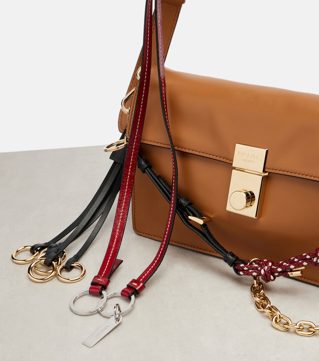 Schultertasche Soft Sound Small aus Leder | Prada