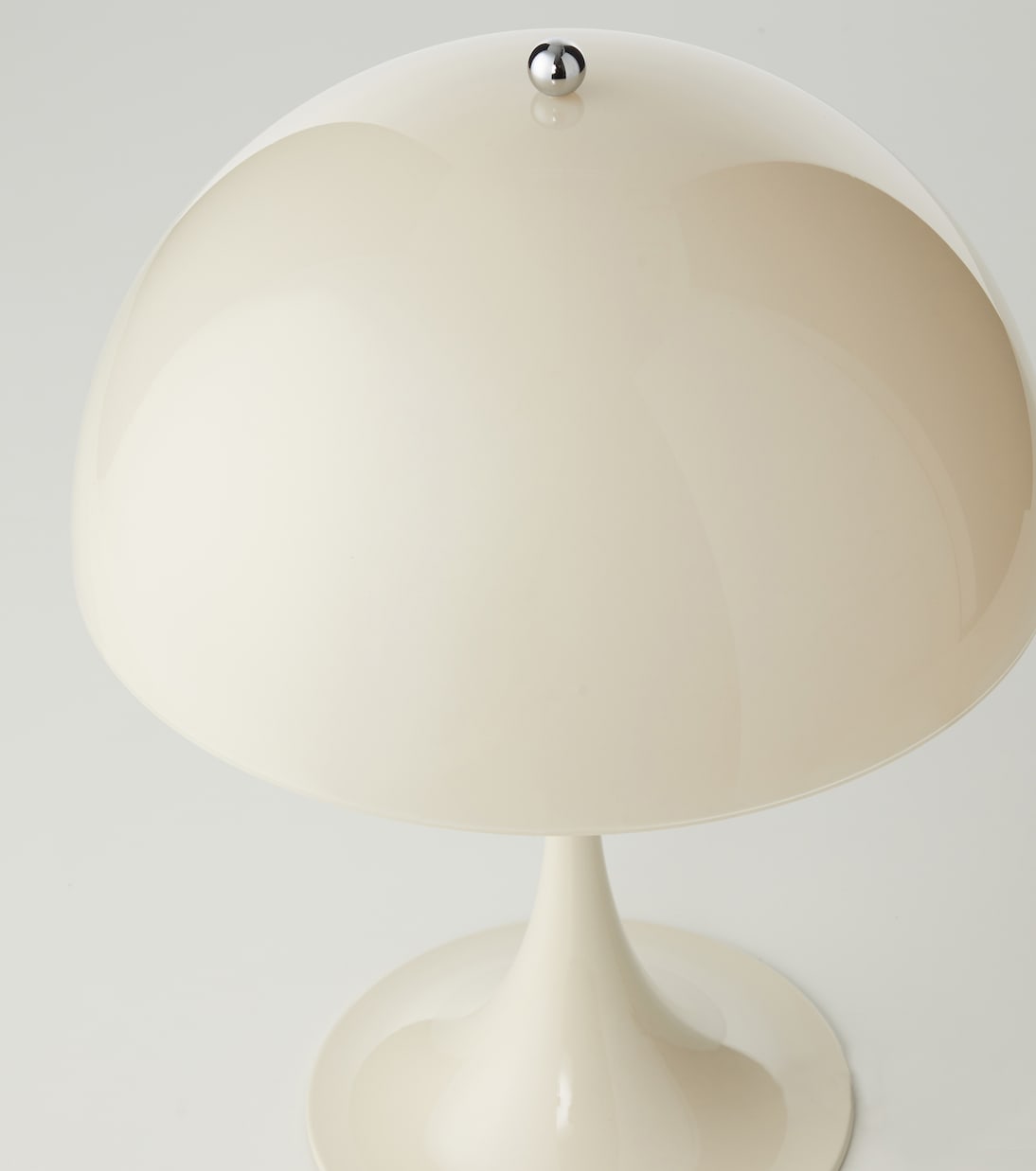 Panthella 320 table lamp by Verner Panton (universal plug) | Louis Poulsen