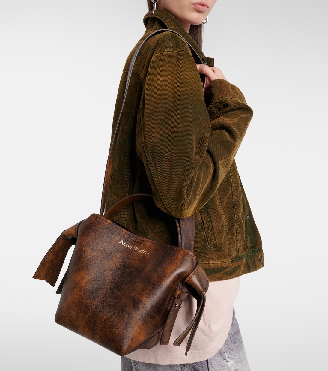 Schultertasche Musubi Mini aus Leder | Acne Studios