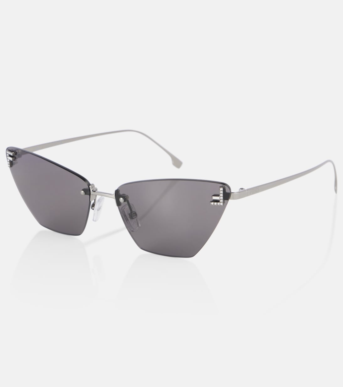 Occhiali da sole FENDI stile cat-eye per giovani trendsetter
