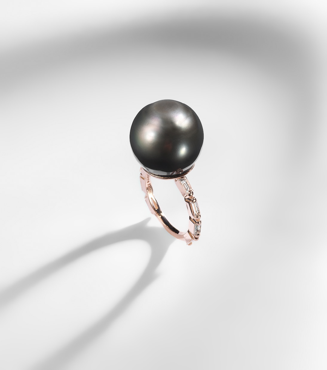 18kt rose gold ring with pearl and diamonds | Suzanne Kalan