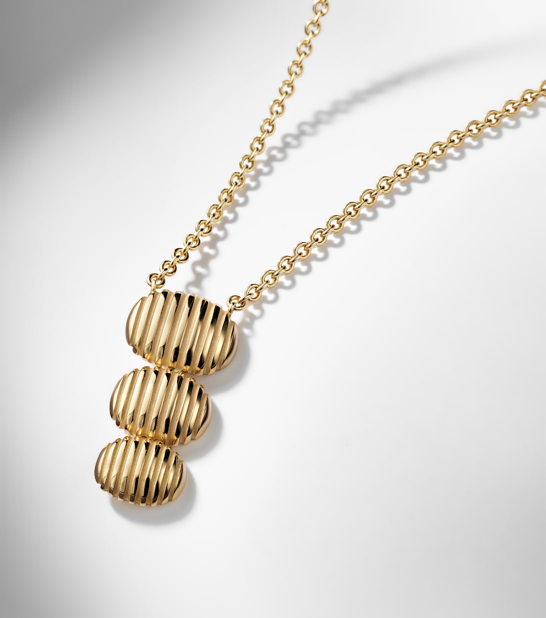 عقد من الذهب عيار 18 قيراط Isla Triple Oval | Pamela Zamore