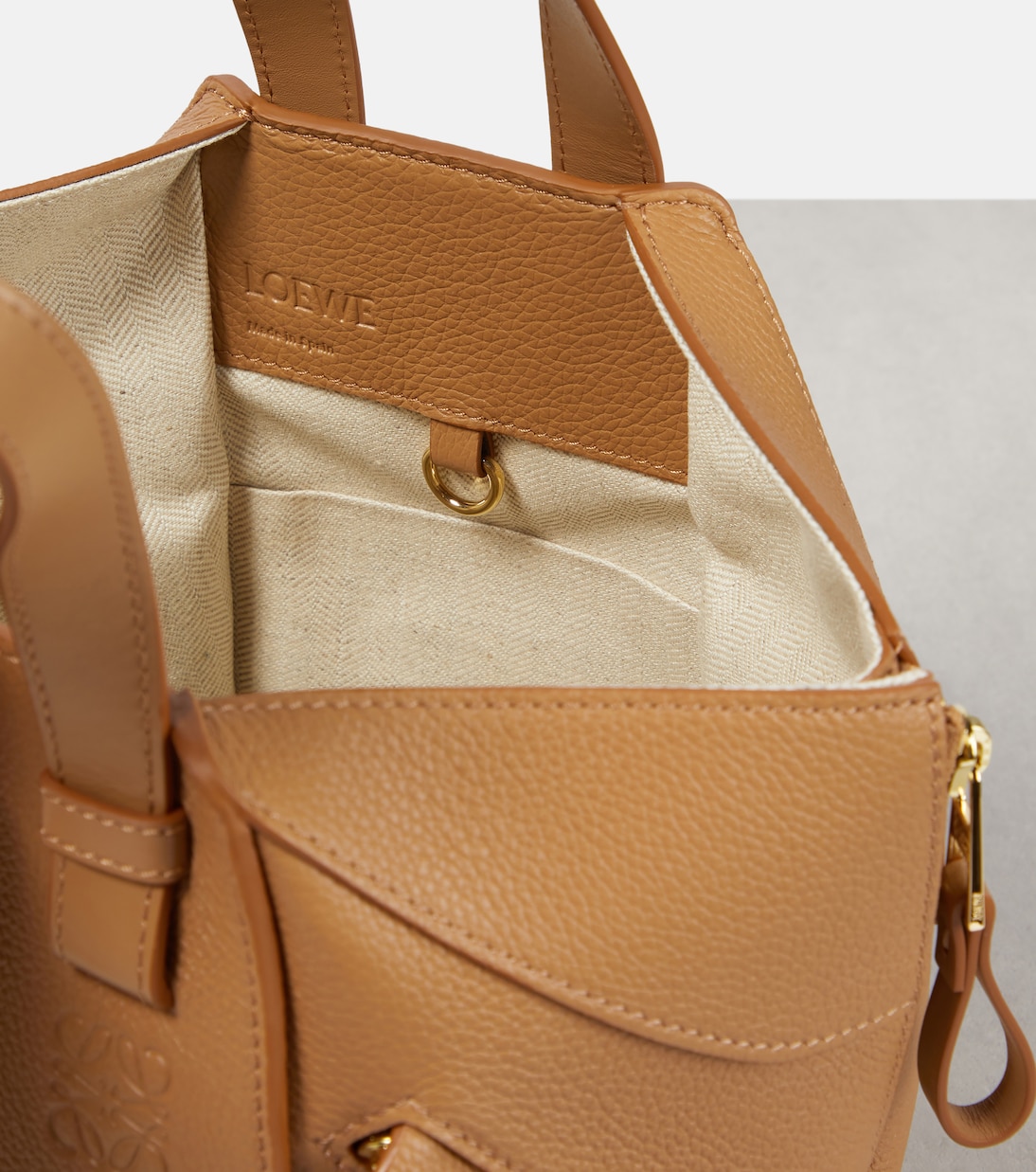 Hammock Compact leather tote bag | Loewe