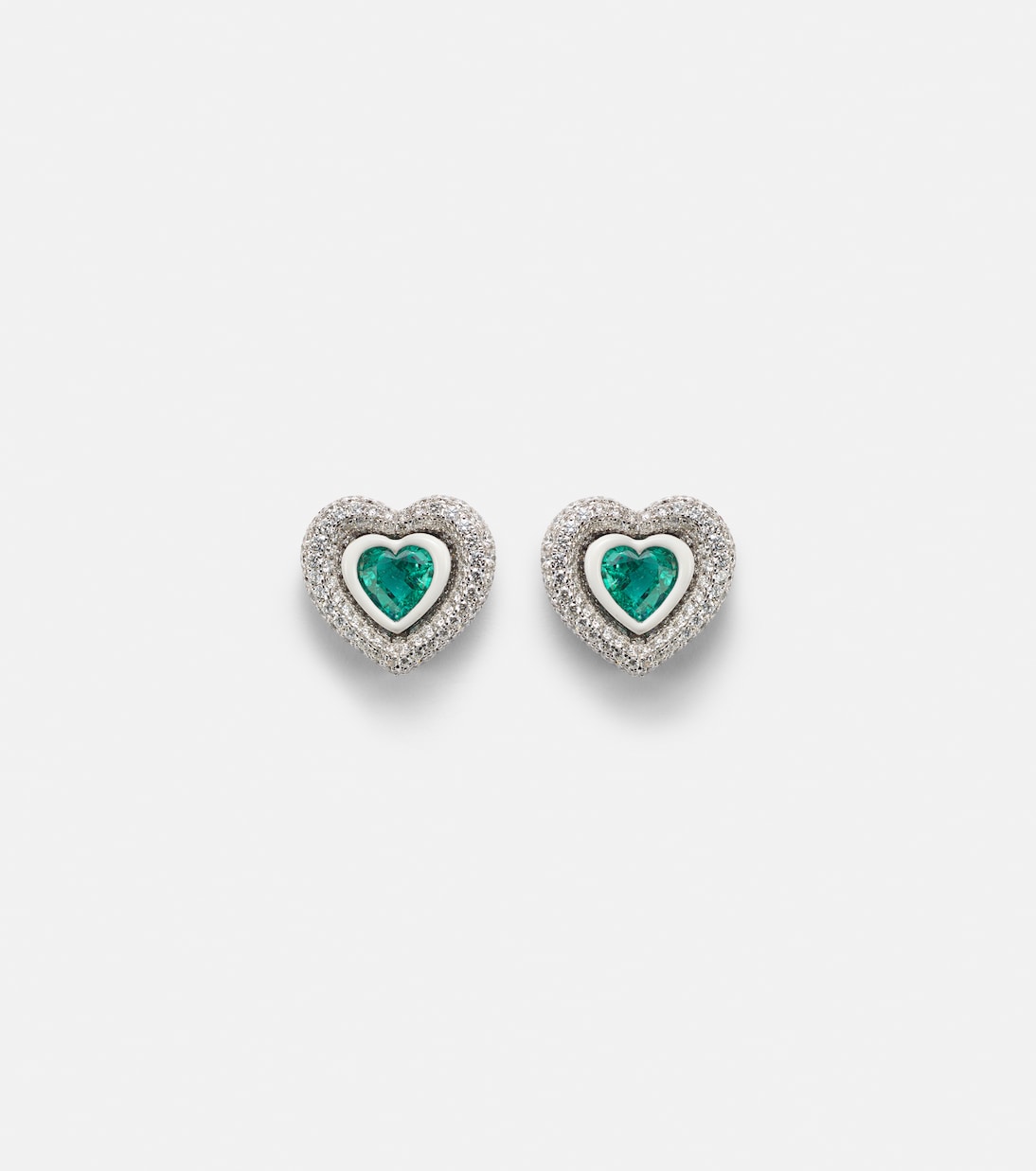 Heart 18kt gold stud earrings with diamonds and emeralds | Kamyen