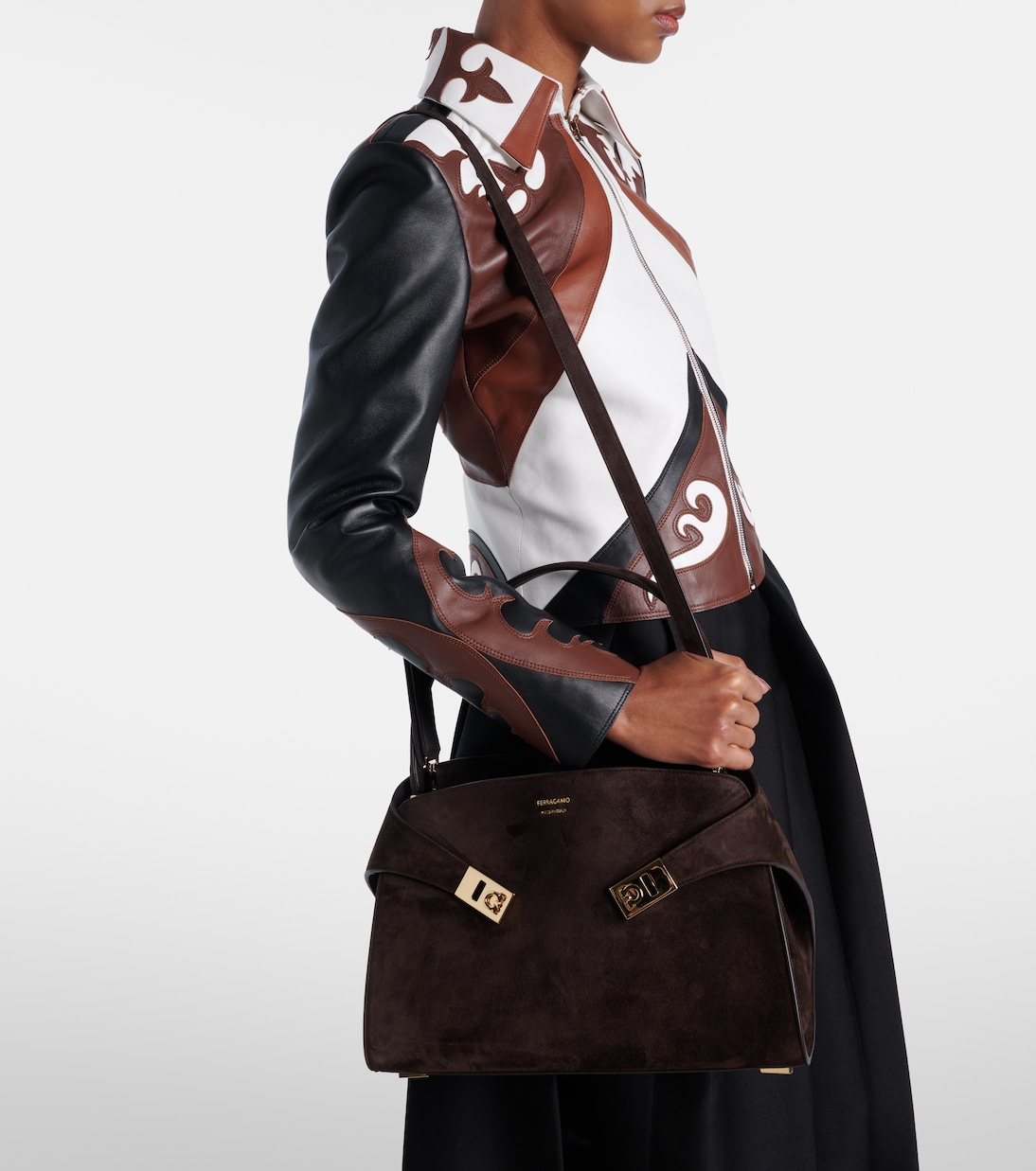 Hug Medium suede shoulder bag | Ferragamo