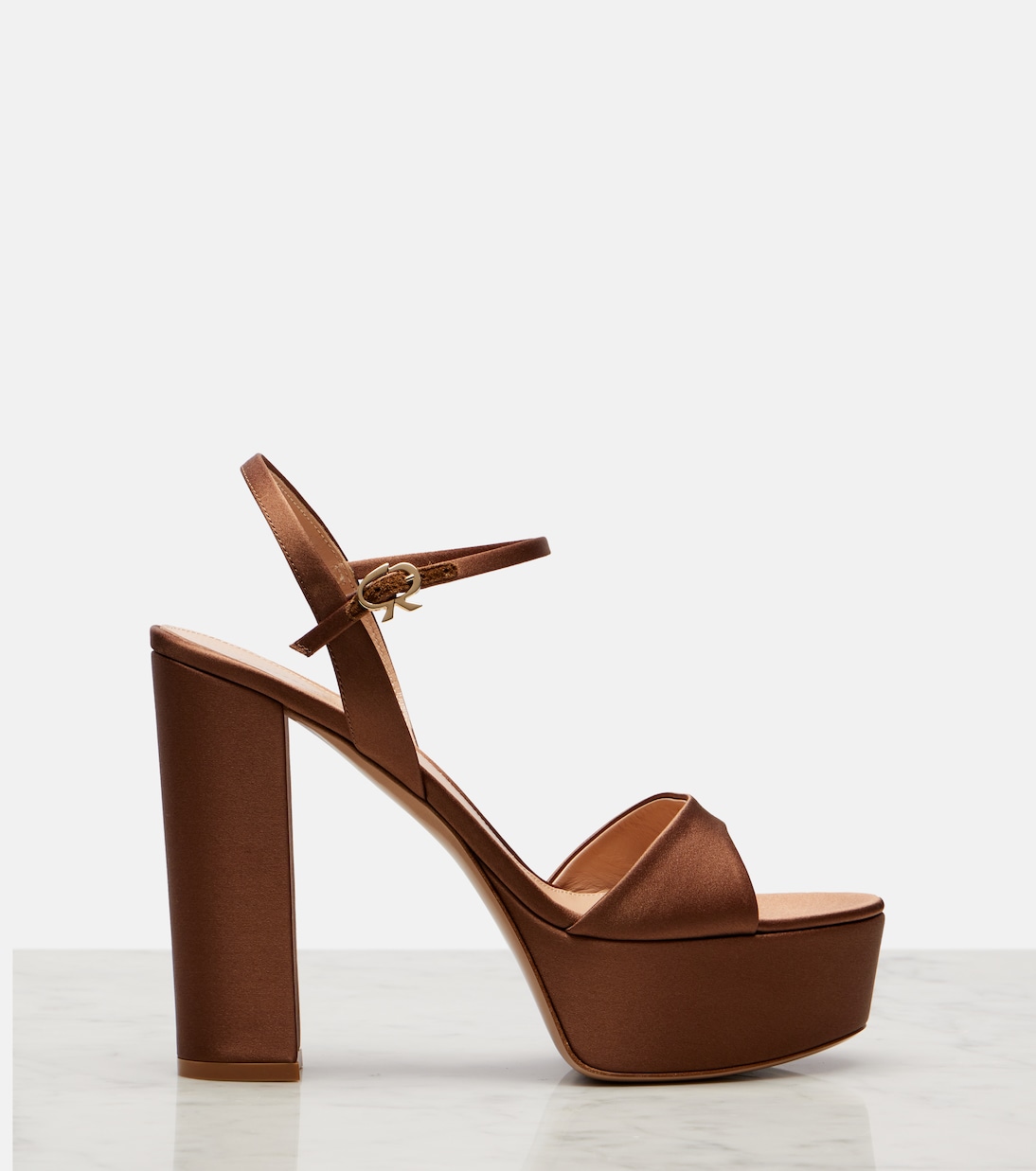 Plateausandalen aus Crêpe | Gianvito Rossi