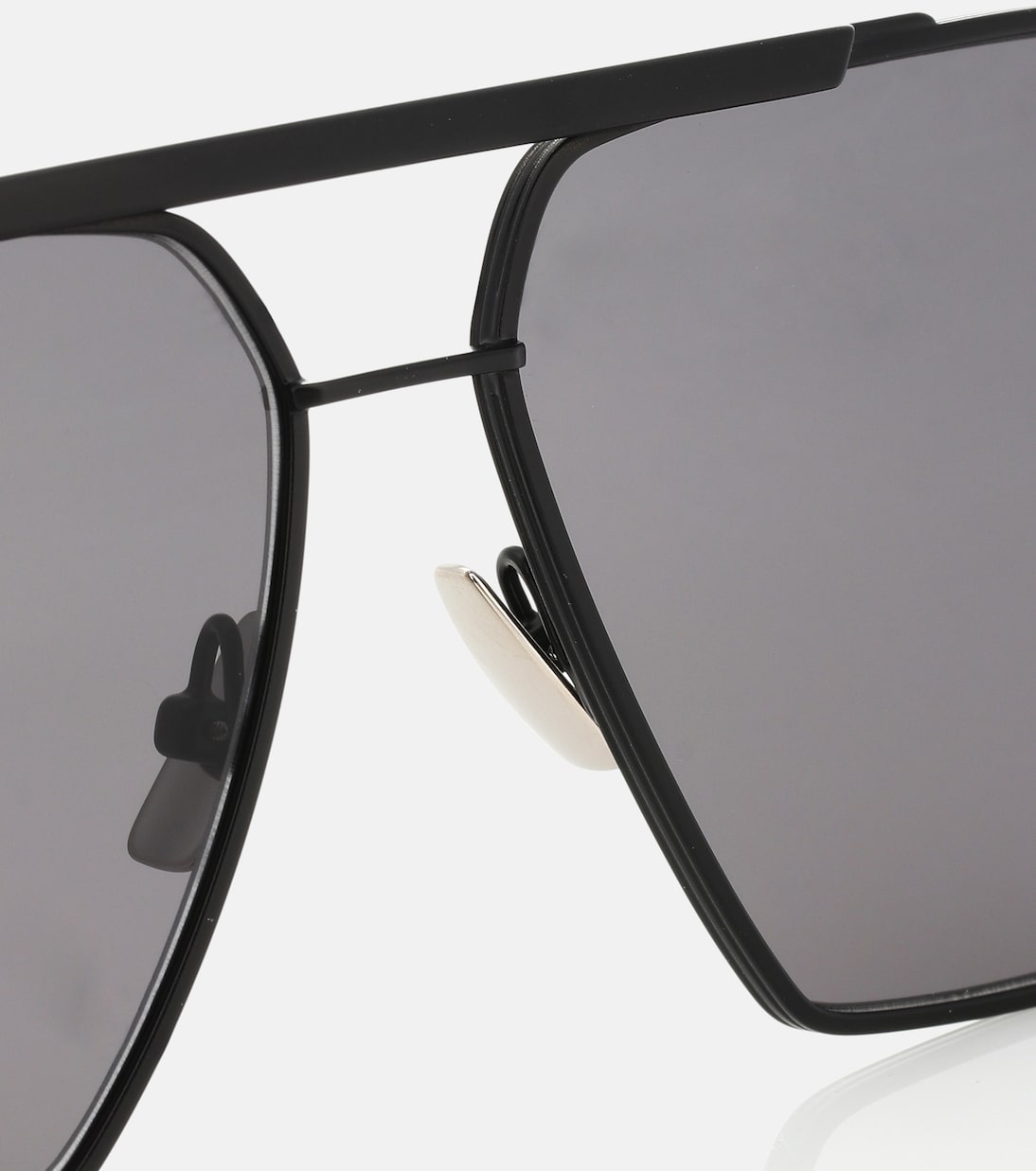 Occhiali da sole aviator quadrati BOTTEGA VENETA per stile giovane e trendy