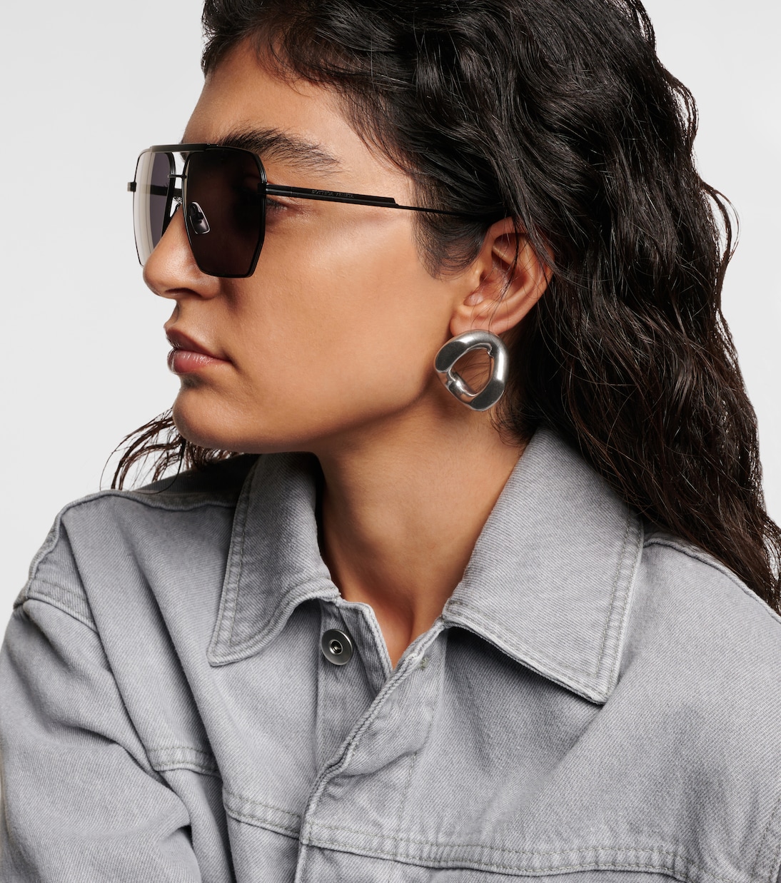 Occhiali da sole aviator quadrati BOTTEGA VENETA per stile giovane e trendy