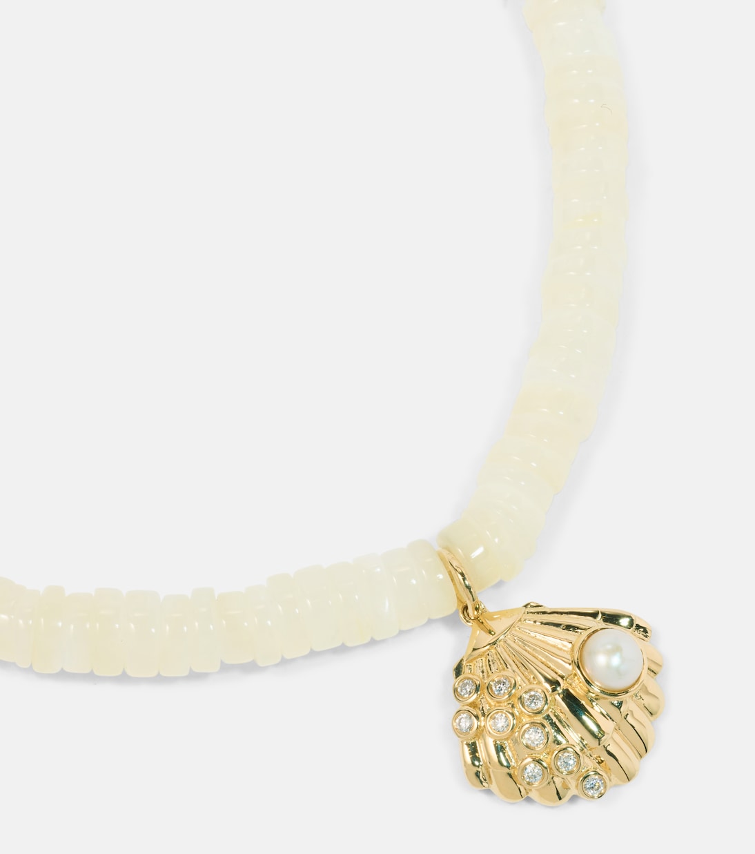 Braccialetto in oro 14kt con charm a conchiglia, diamanti e perla d'acqua dolce - Gioiello chic per giovani