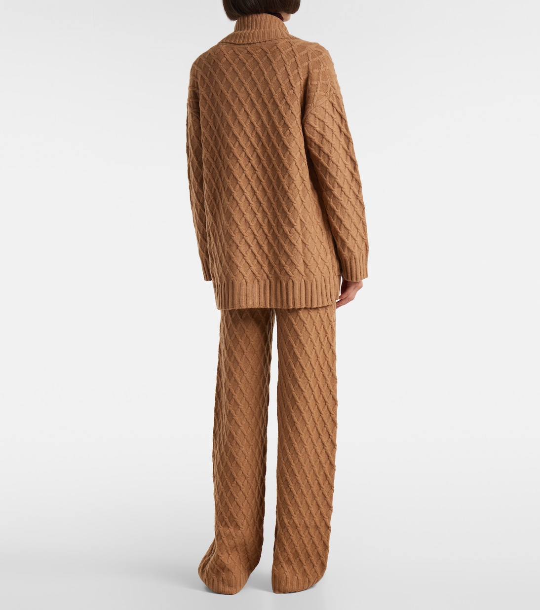 كارديغان من فرو الجمل بحبكة الوافل Mirca  | Max Mara