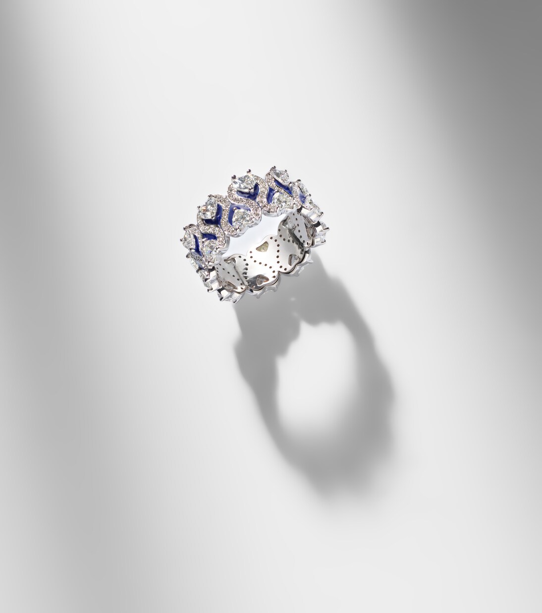 Roman Heart 18kt white gold and enamel ring with diamonds | Kamyen
