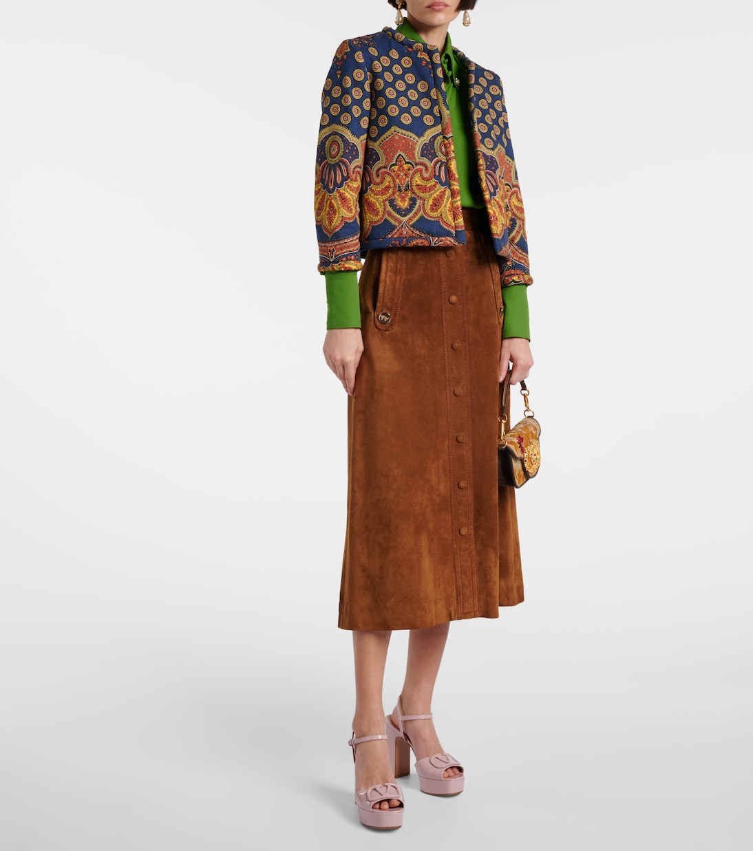 Sandali platform in pelle laccata con logo V di Valentino Garavani, stile giovane e trendy