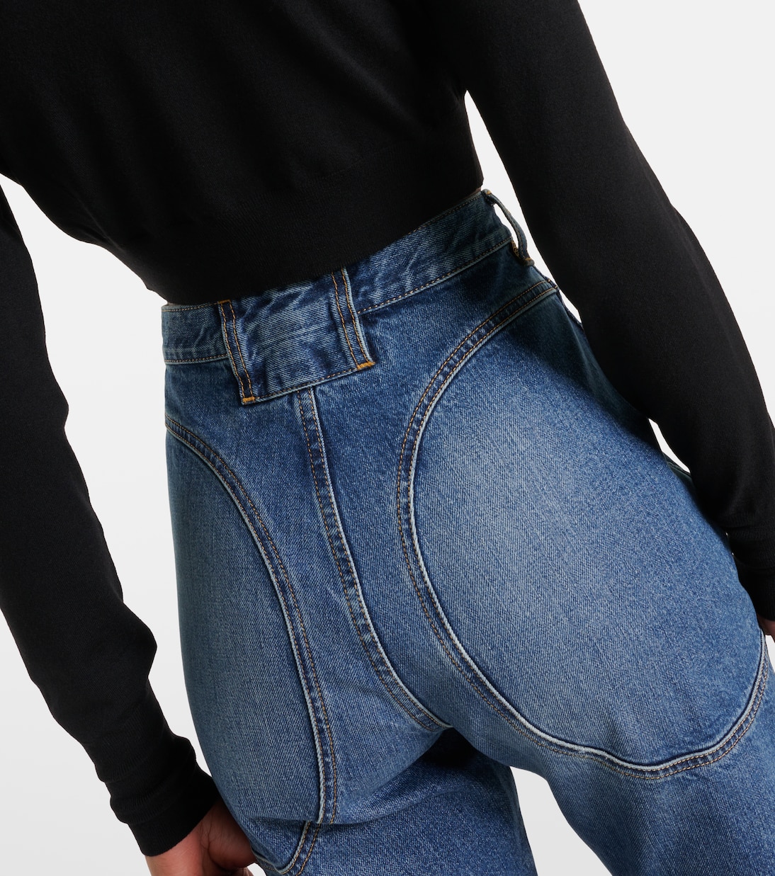 Jeans Alaïa de Corte Alto y Estilo Delgado para Jóvenes Modernos