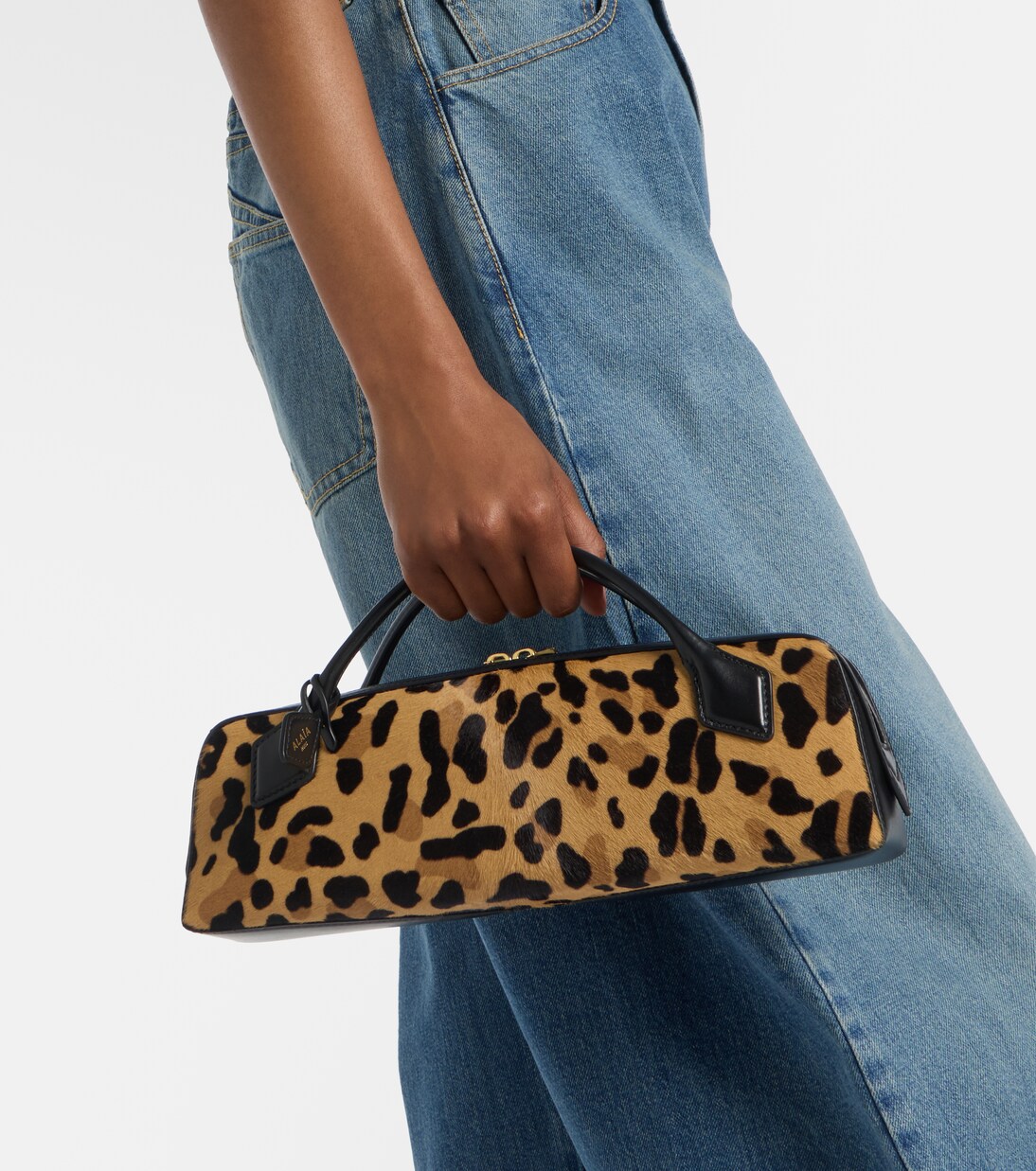 Clutch Le Teckel de pelo de becerro con piel | Alaïa