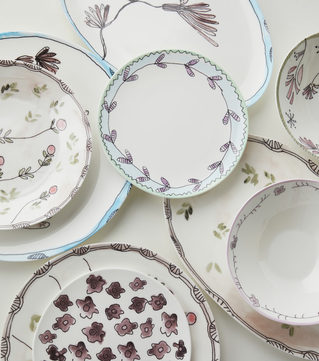 x Marni Camelia Aubergine oval plate | Serax
