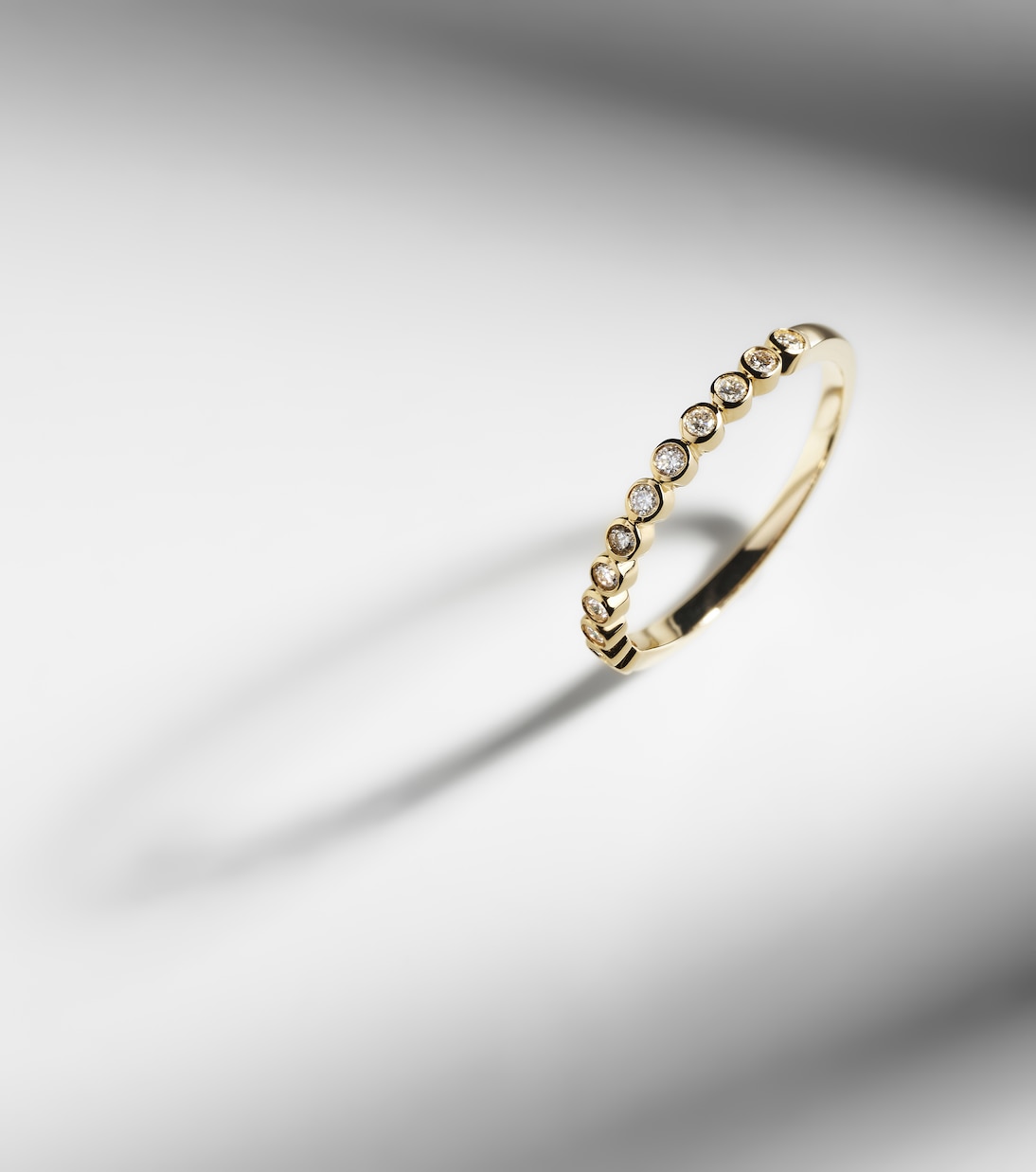 Anello Slim Lattice in oro 14kt con diamanti | Stone and Strand