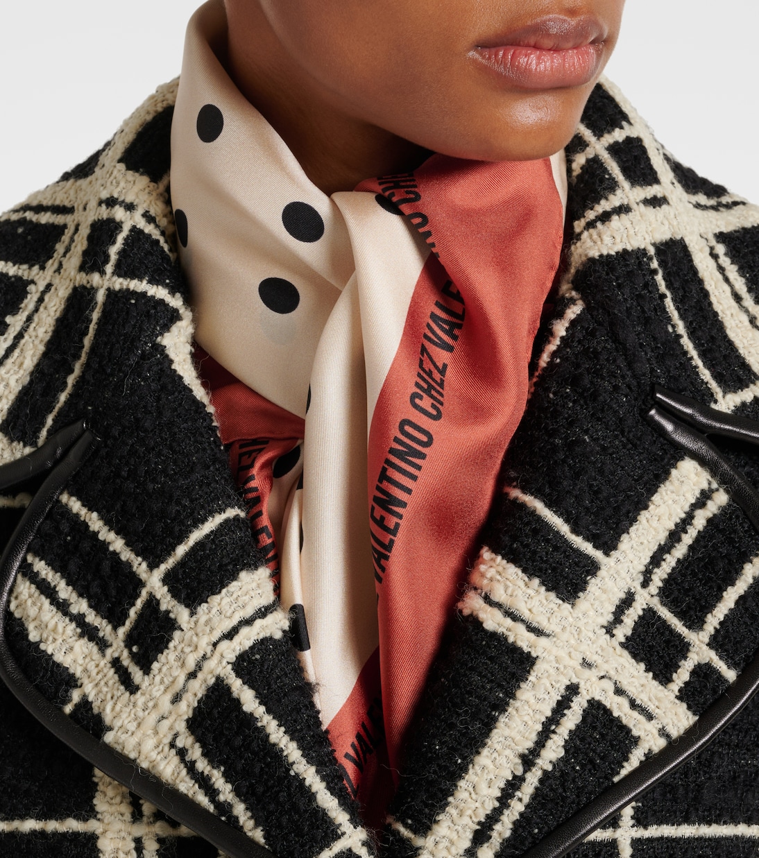 Sciarpa in twill di seta a pois | Valentino