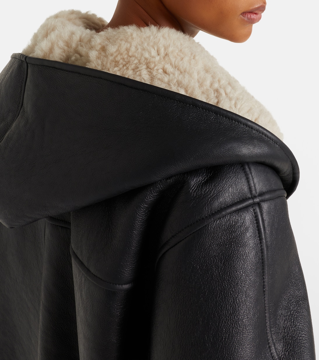 Mantel aus Leder mit Shearling | Alaïa