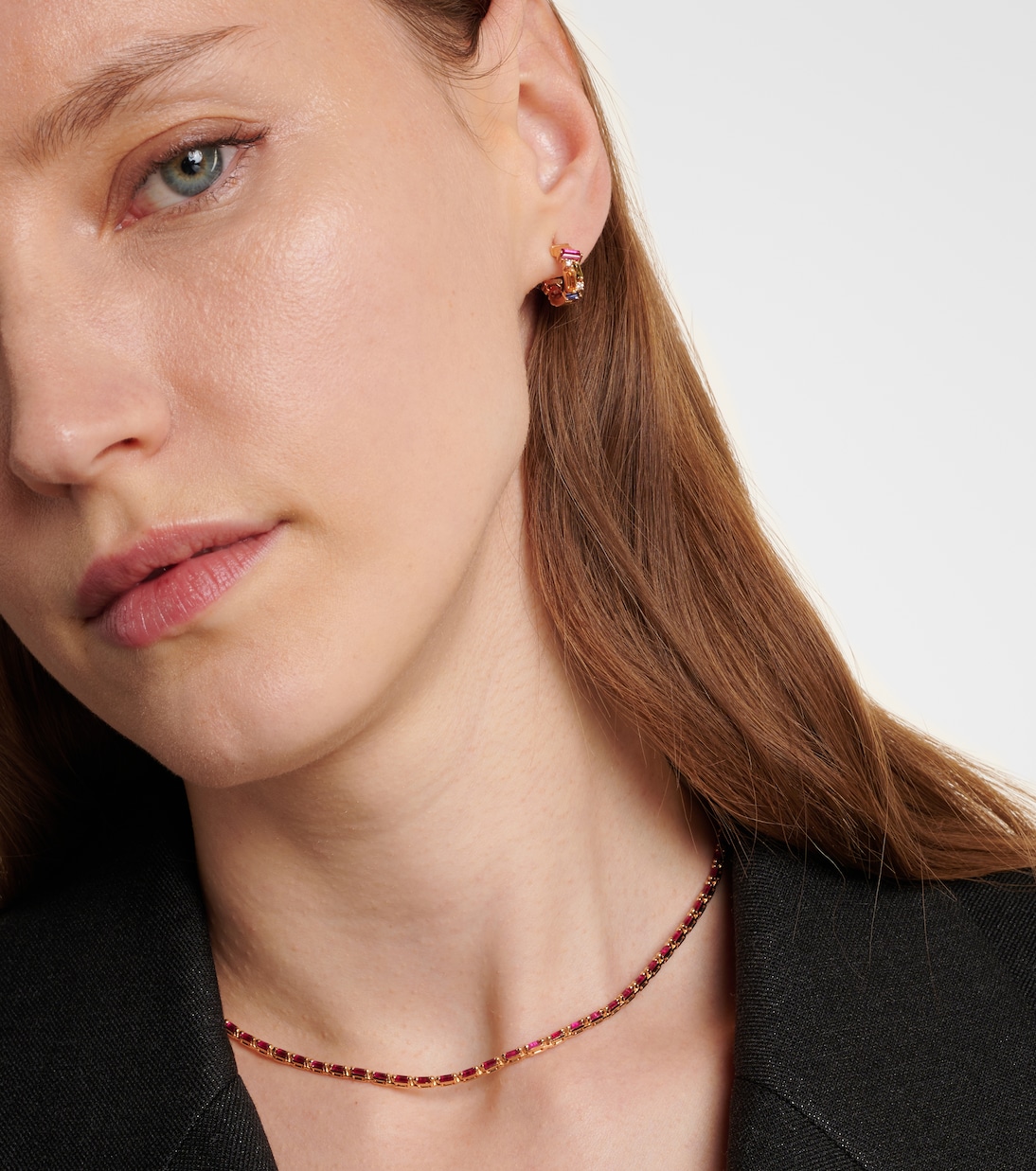 Collana in oro rosa 18kt con rubini di Suzanne Kalan, gioiello chic per giovani trendsetter