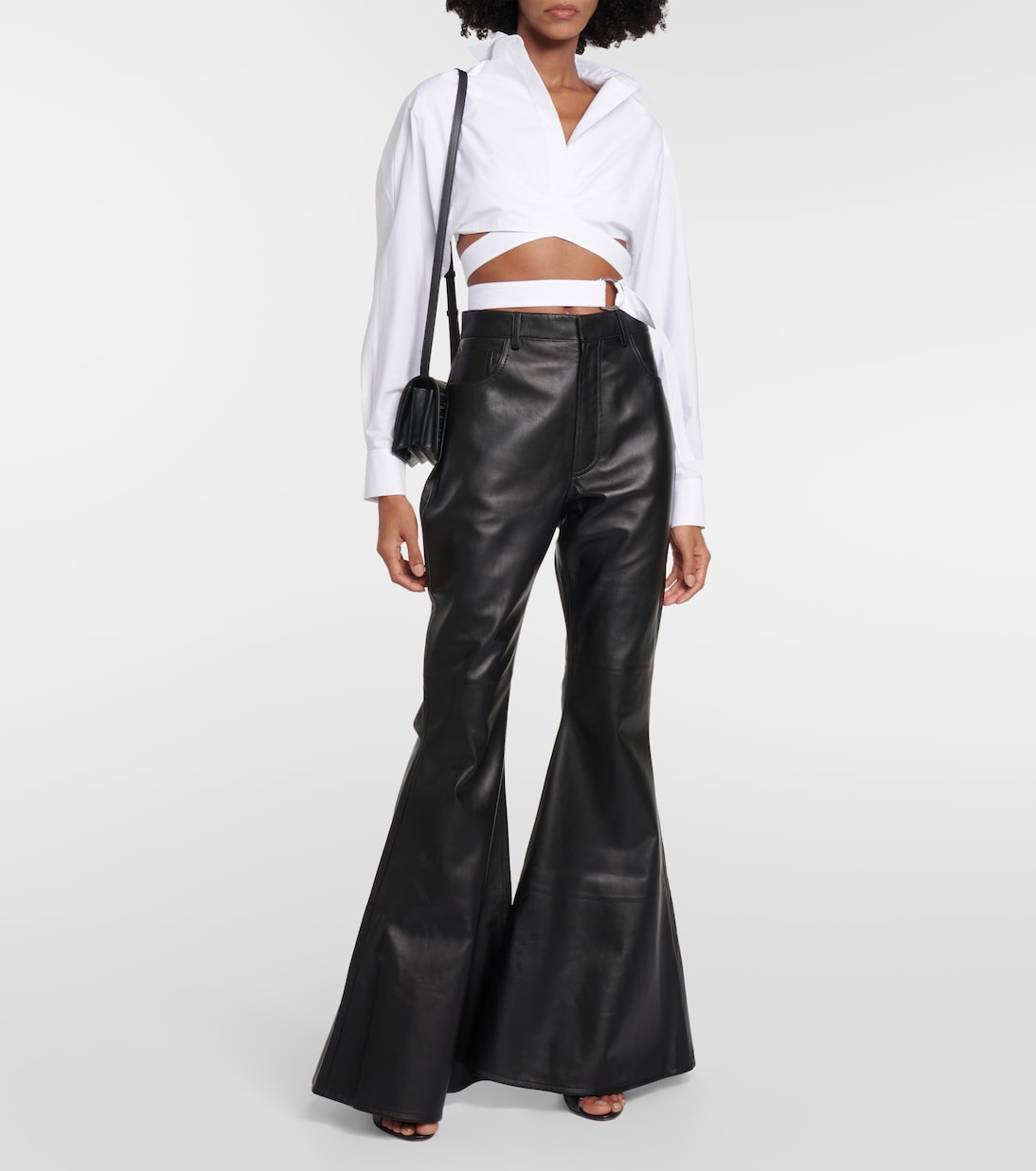 Pantalones de Cuero Alaïa con Corte Flare para Jóvenes Modernos