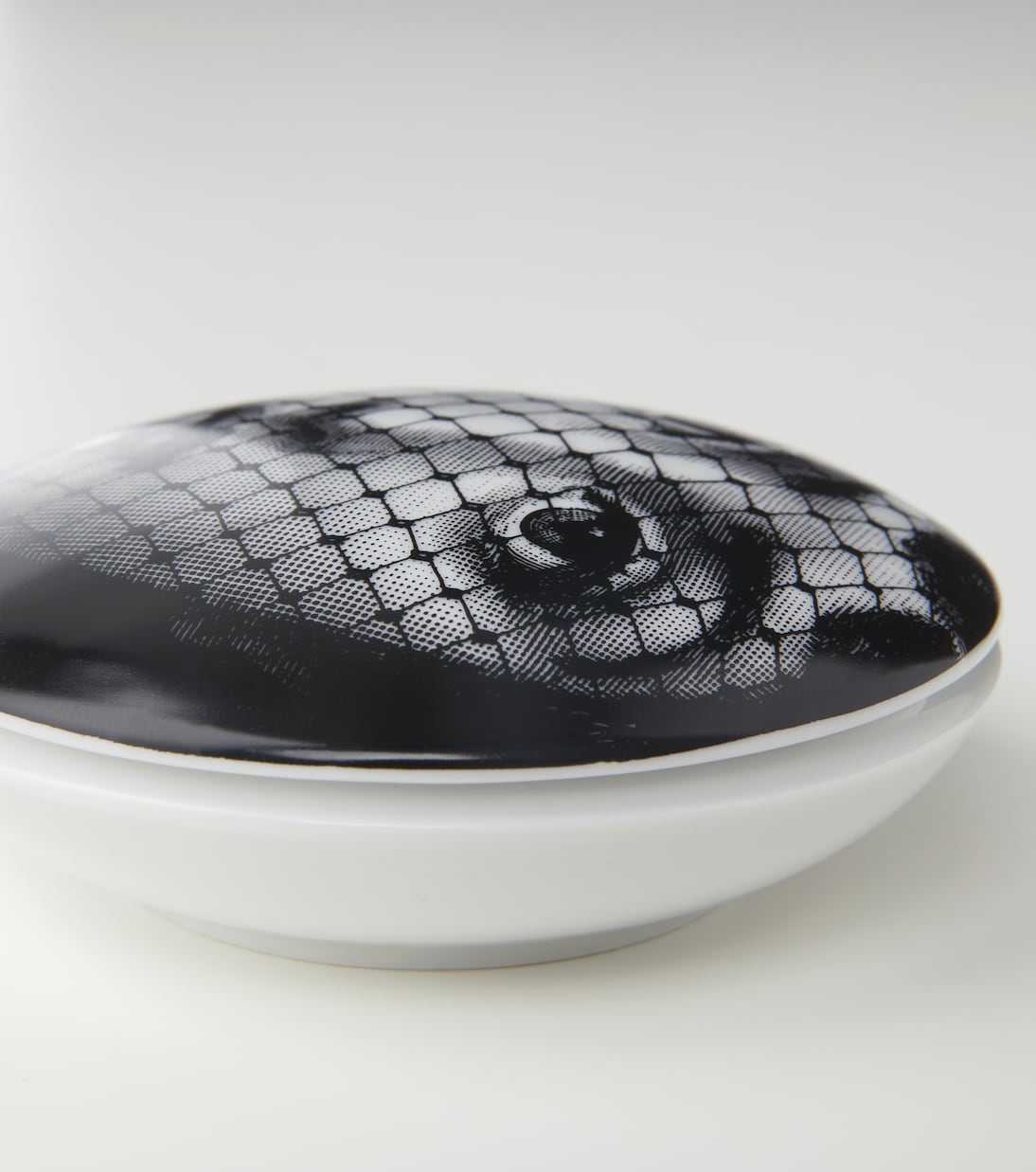 Tema e Variazioni n.78 round box | Fornasetti