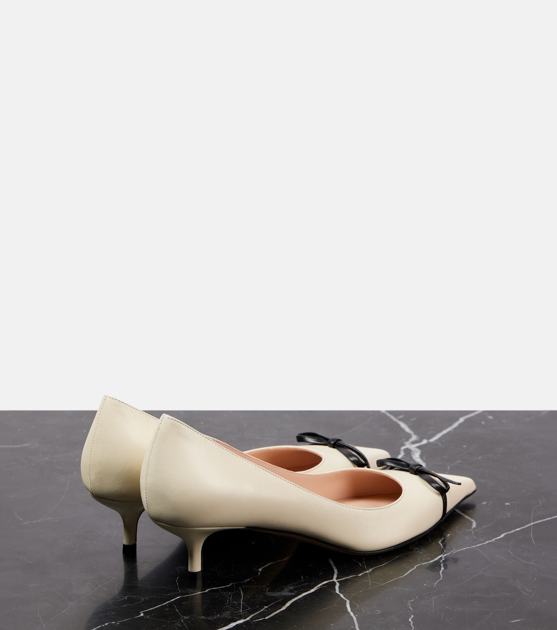 Pumps Bepointy 45 in pelle con fiocco | Valentino Garavani