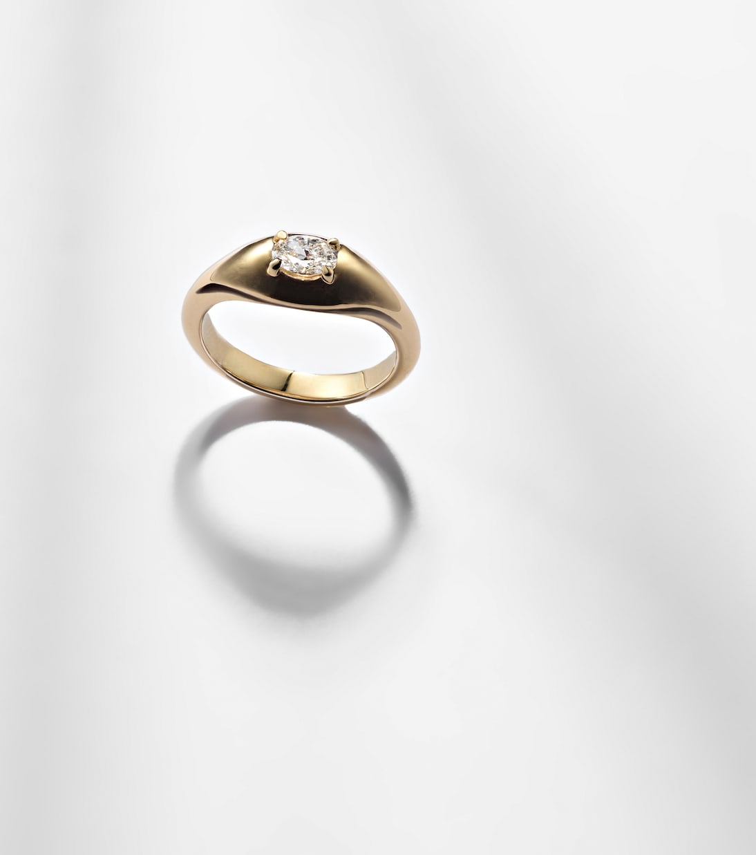 Essential 14kt gold pinky ring with diamonds | Stone and Strand
