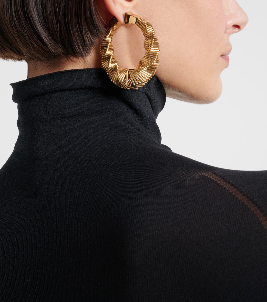 Square Spiral hoop earrings | Alaïa