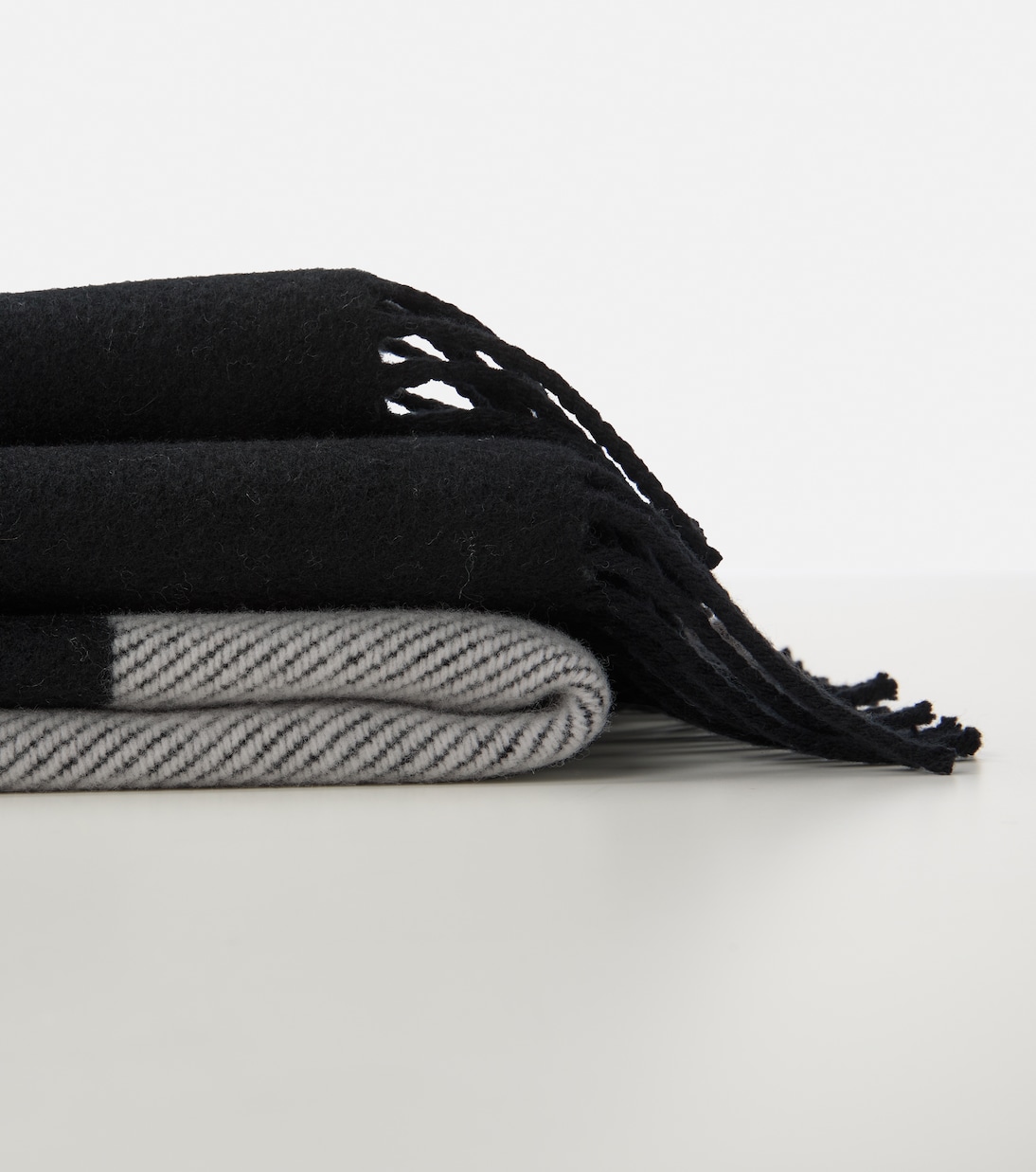 Wool-blend blanket | Christopher Kane