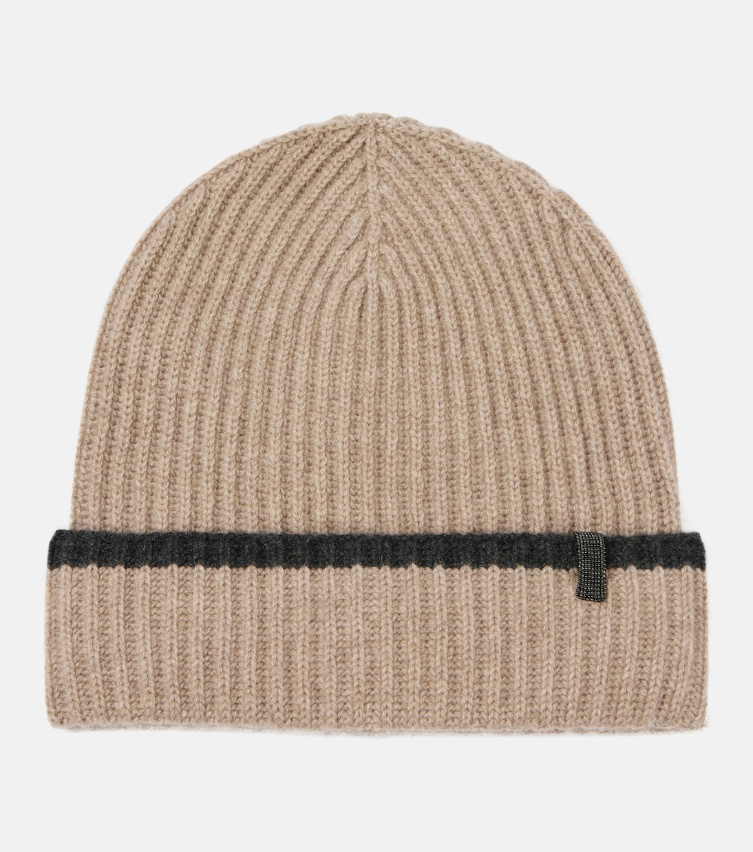 Cappello in cashmere a coste firmato Brunello Cucinelli per uno stile giovane e raffinato