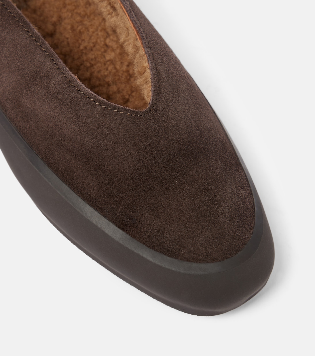 Scarpe ballerine in suede con fodera in montone LE MONDE BÉRYL, perfette per il dopo sci