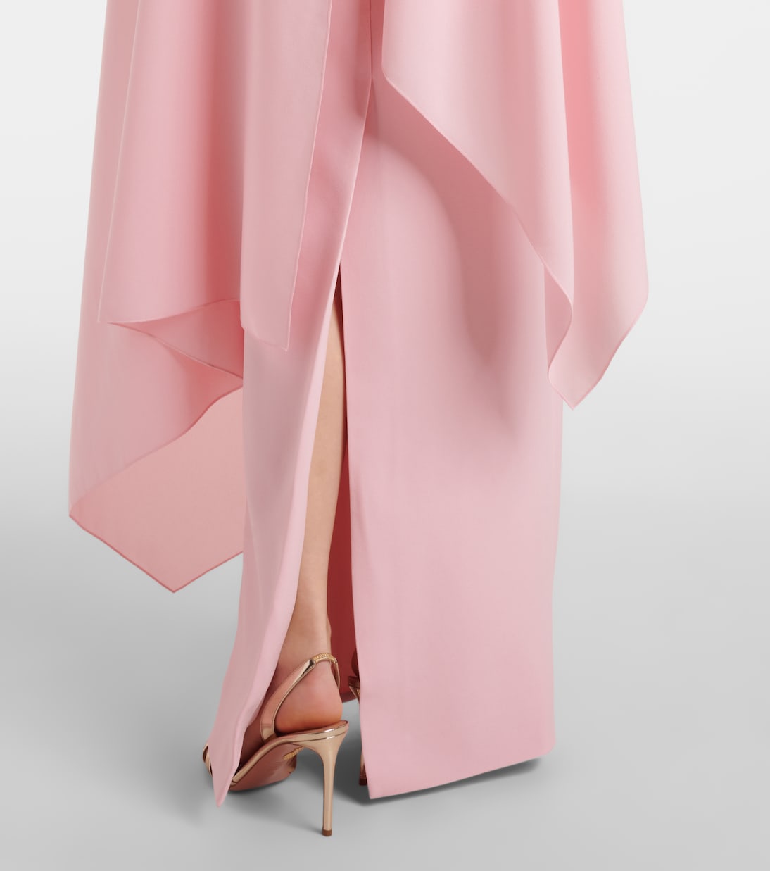 Vestido largo Demetria de crepé con capa | Roksanda