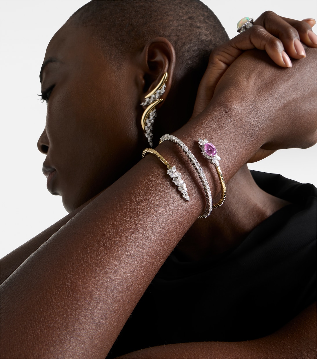 Reign Supreme 18kt gold bangle with sapphire and diamonds | Yeprem