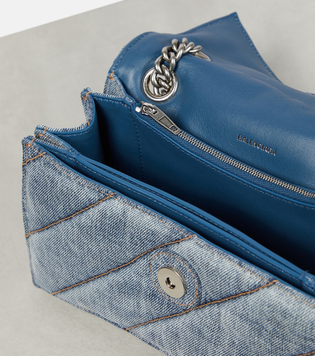 Borsa a spalla Crush Medium in denim | Balenciaga