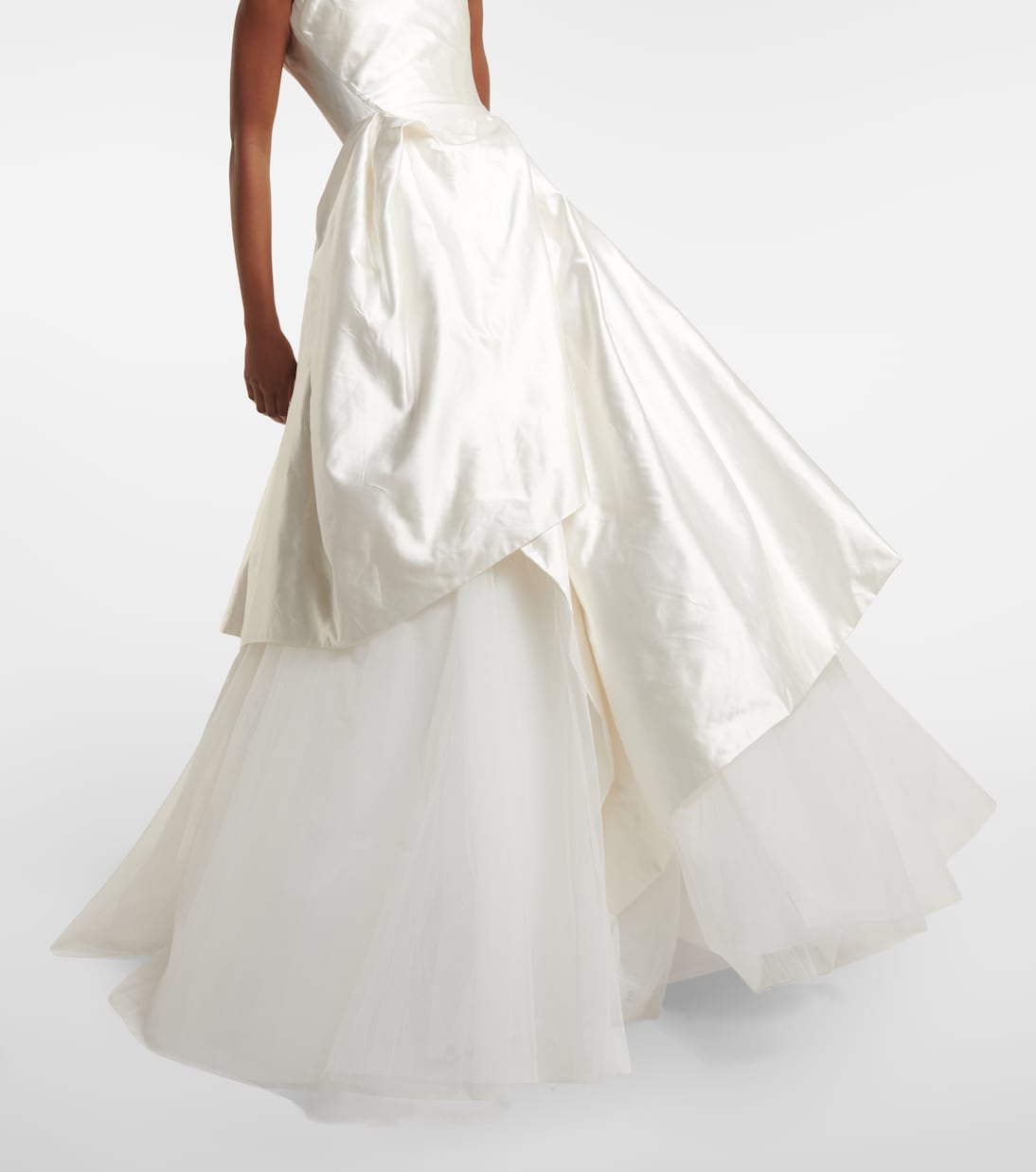 Vestido de Novia Vivienne Westwood: Elegancia Cósmica en Seda Nebulosa