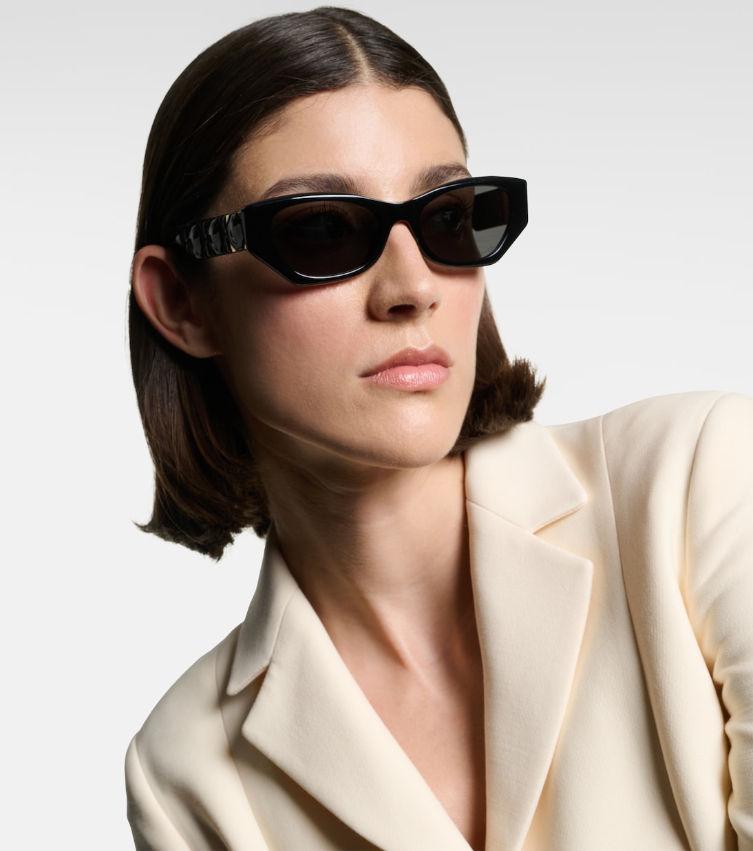 Occhiali da sole DIOR Lady 95.22 B1I stile cat-eye per giovani alla moda