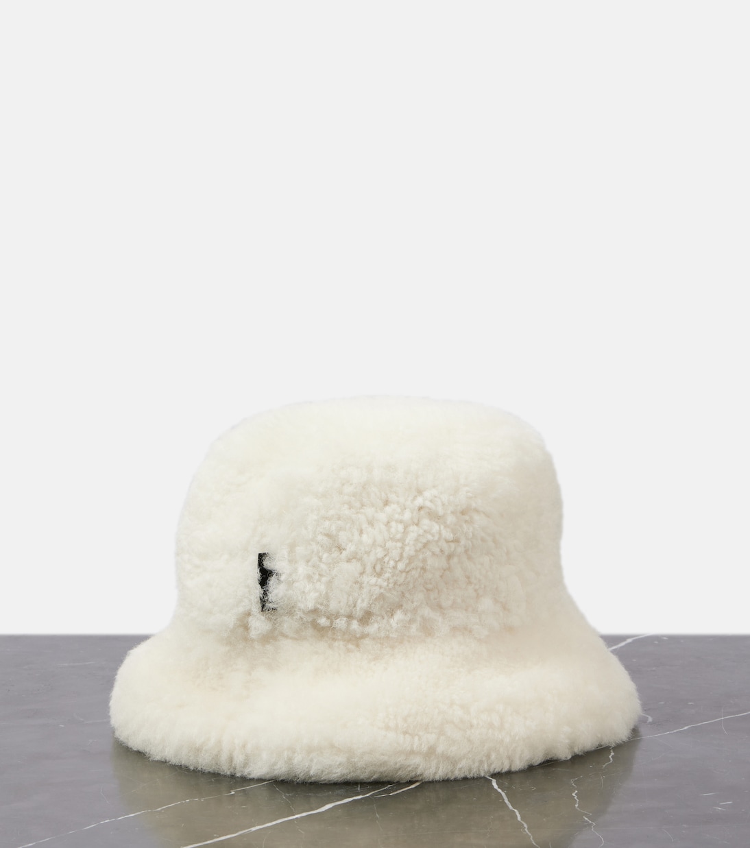 Cappello shearling Moncler per giovani alla moda