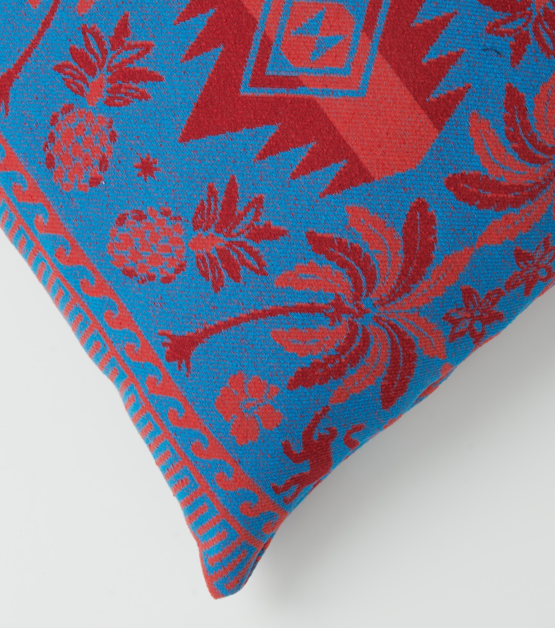 Explosion of Nature Summer foulard cushion | Alanui