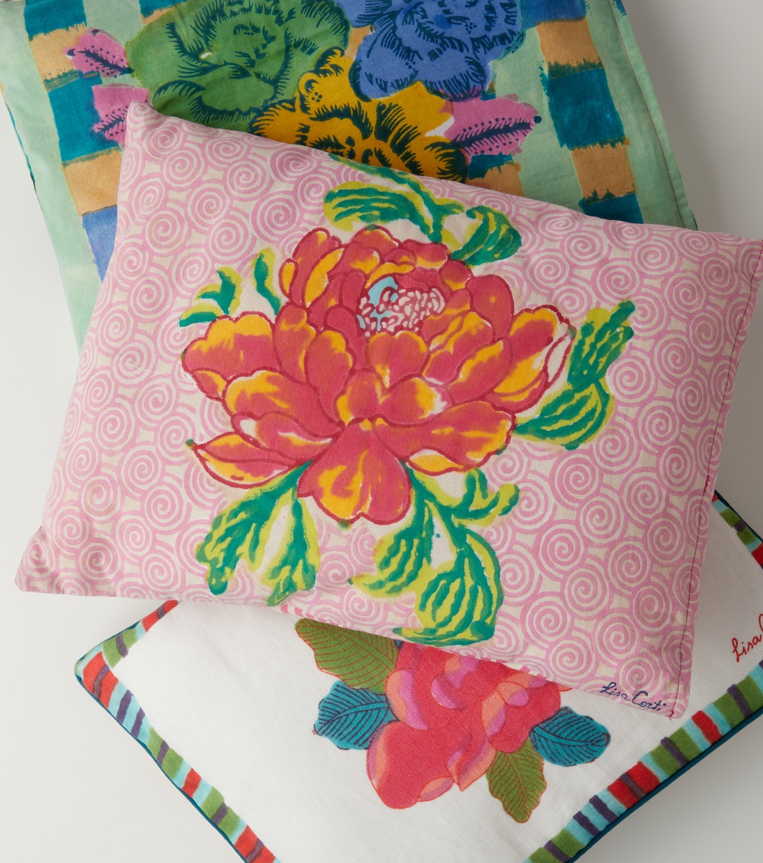 Camelia Magenta rectangular cotton cushion | Lisa Corti
