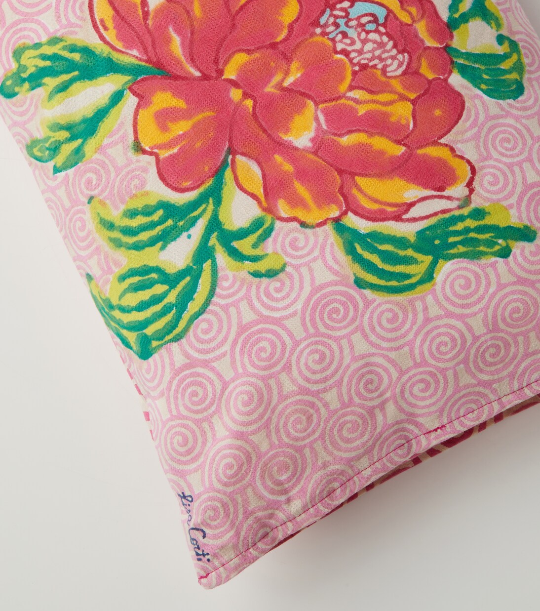 Camelia Magenta rectangular cotton cushion | Lisa Corti