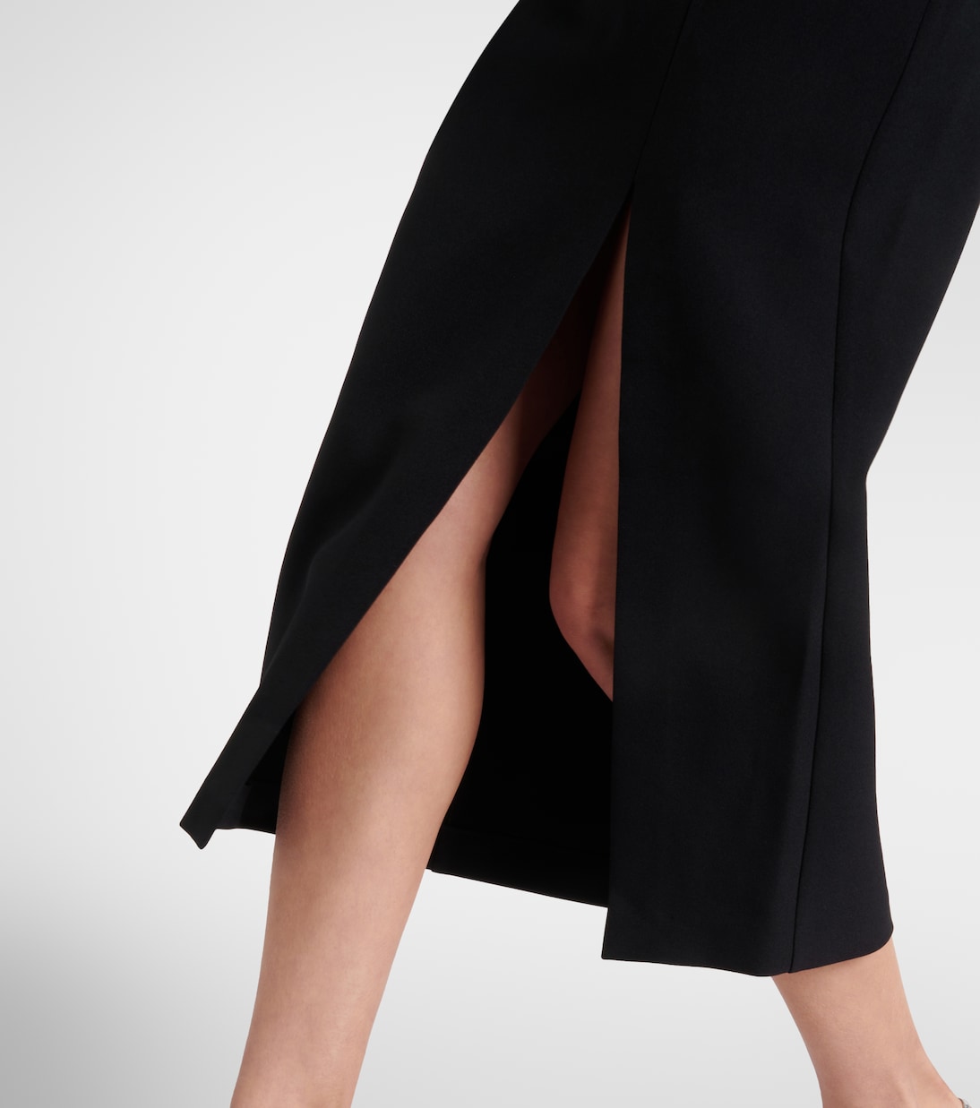 Vestido midi asimétrico de crepé | Safiyaa