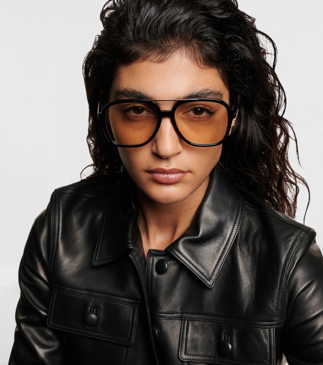 Occhiali quadrati SL 545 di Saint Laurent: stile giovanile e moderno