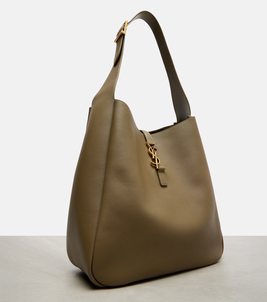 Le 5 à 7 Large leather shoulder bag | Saint Laurent