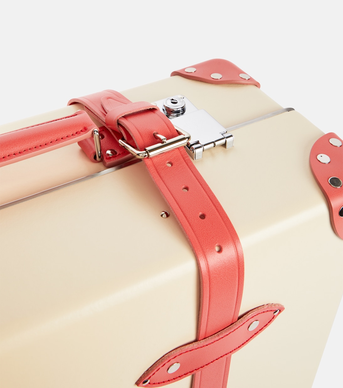 Pop Colour carry-on suitcase | Globe-Trotter