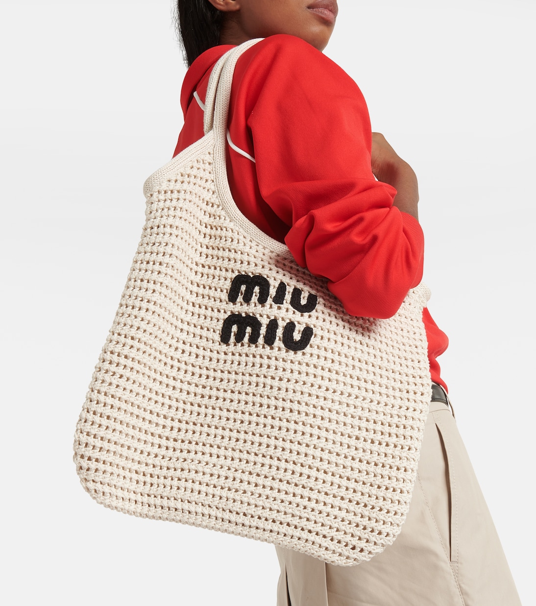 Logo raffia-effect tote bag | Miu Miu
