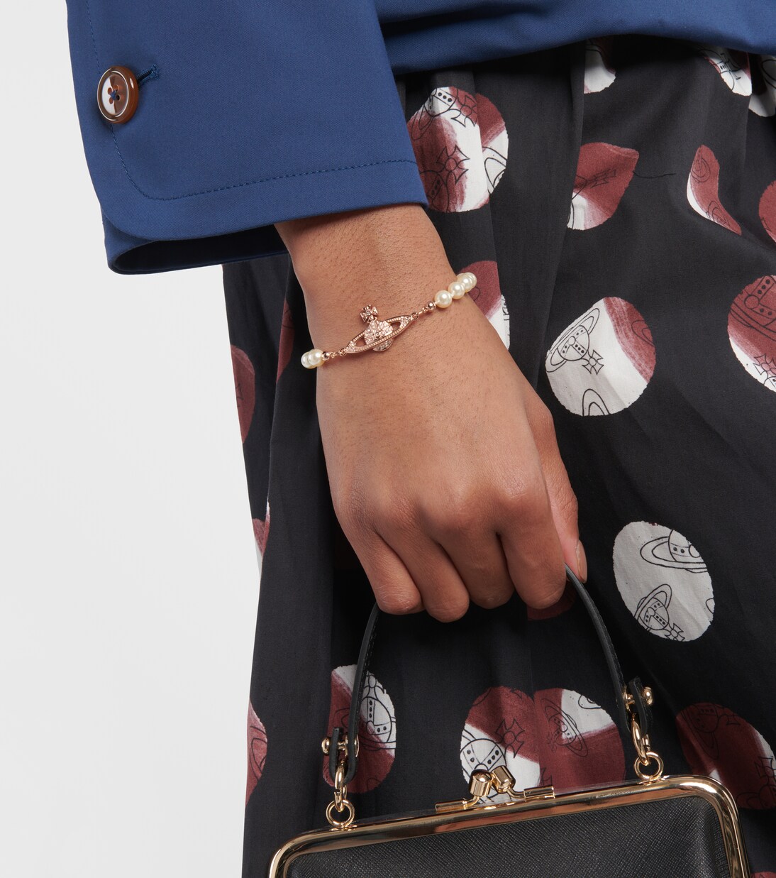 Bracciale VIVIENNE WESTWOOD con Mini Orb in Rilievo e Decorazioni Uniche