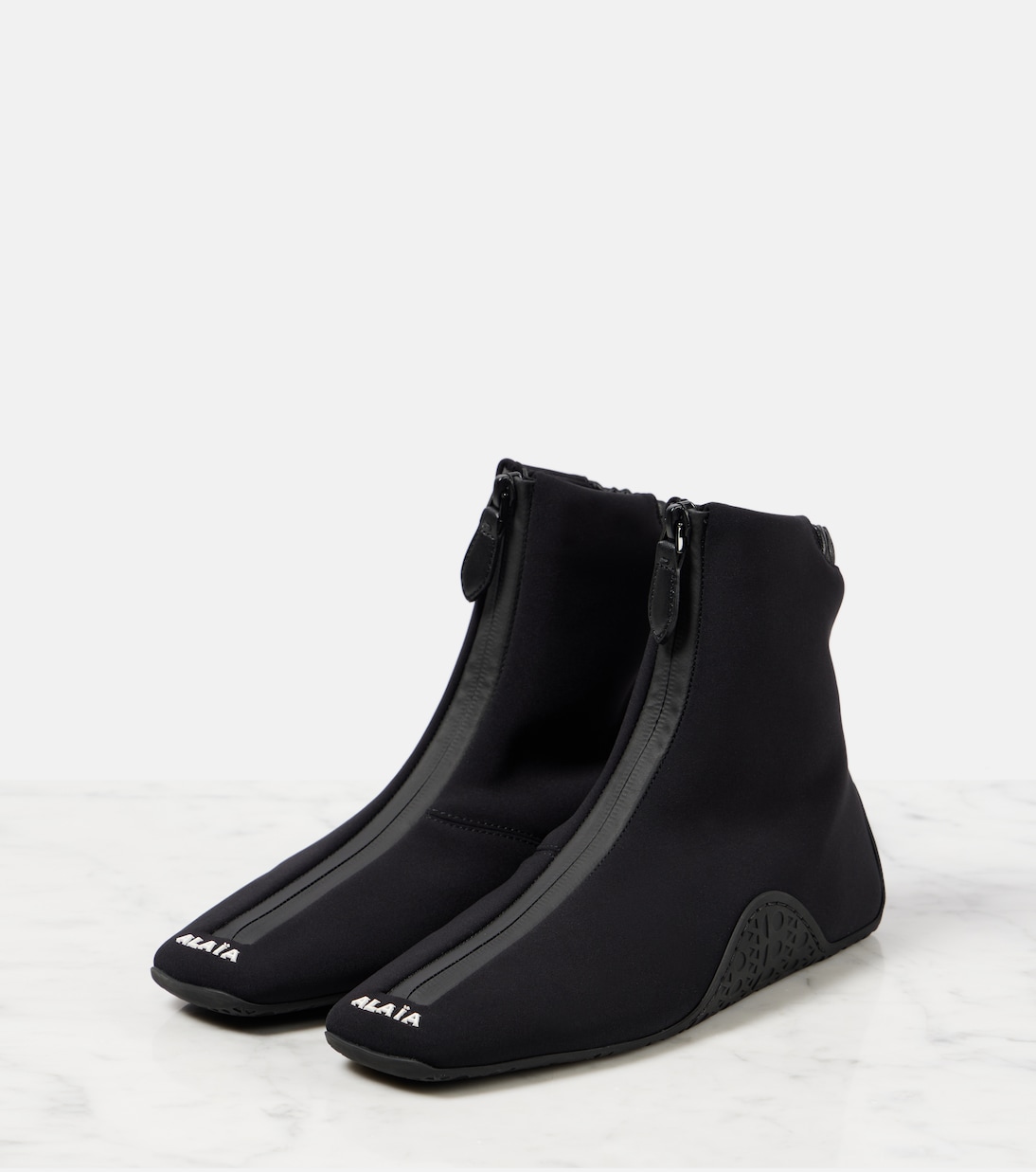 Scarpe sportive ALAÏA in neoprene per uno stile giovane e dinamico